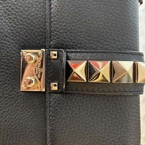 Valentino Garavani Black Leather Crossbody Bag with Gold Studs - Picture 3 of 7